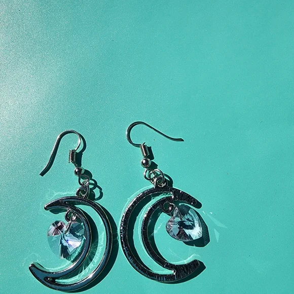 🎆 Moon Earrings with Pink Heart | Silver Celestial Dangle | Romantic Goth | OS - Picture 2 of 3